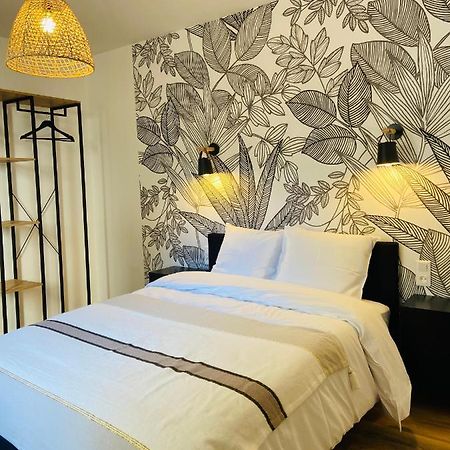 Appartement 2 Chambres Avec Terrasse Vue Sur Jardin Arbore ปงตาร์ลีเย ภายนอก รูปภาพ