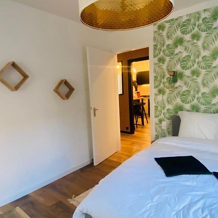 Appartement 2 Chambres Avec Terrasse Vue Sur Jardin Arbore ปงตาร์ลีเย ภายนอก รูปภาพ