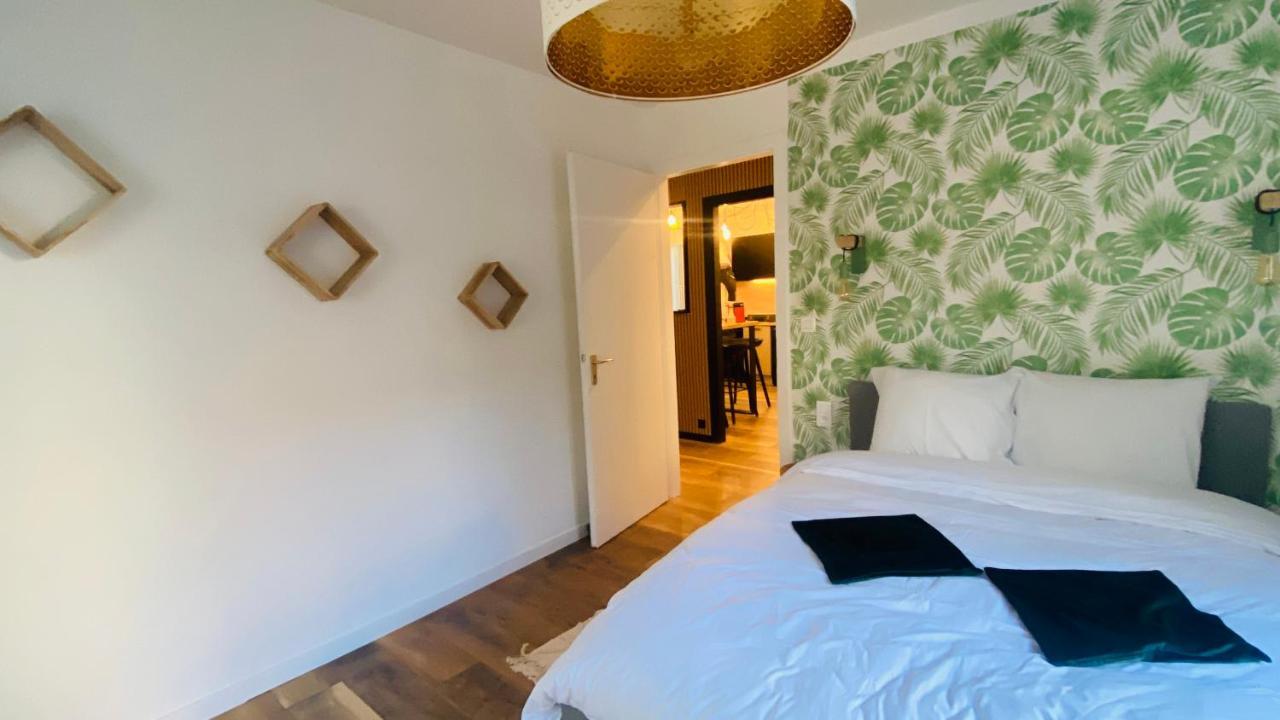 Appartement 2 Chambres Avec Terrasse Vue Sur Jardin Arbore ปงตาร์ลีเย ภายนอก รูปภาพ