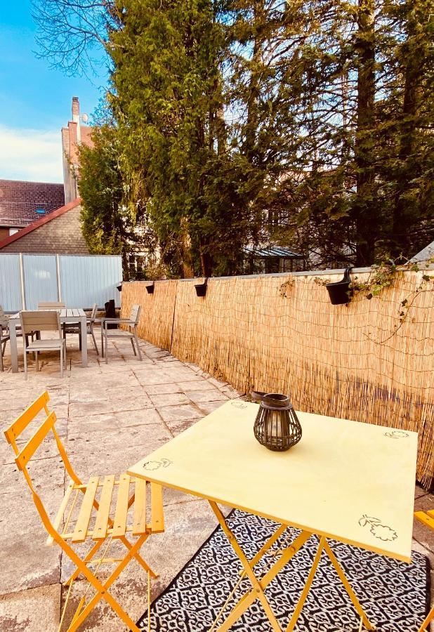 Appartement 2 Chambres Avec Terrasse Vue Sur Jardin Arbore ปงตาร์ลีเย ภายนอก รูปภาพ